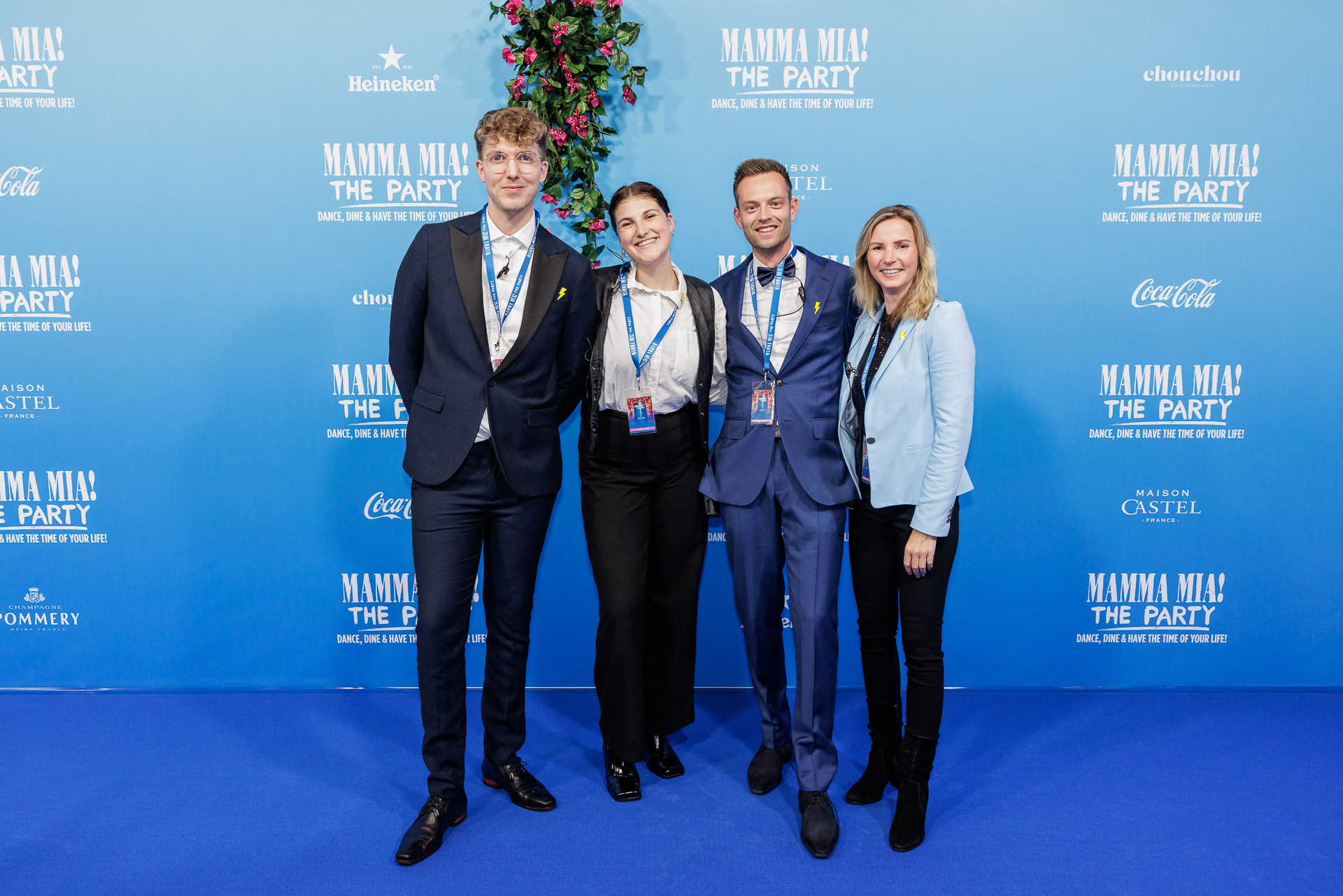 Team dat werkt aan première Mamma Mia The Party